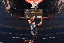 IM电竞app-詹姆斯我将化身NBA宣言引爆全网，是王者归来的预告，还是流量时代的又一神作？詹姆斯宣言引爆全网，王者归来还是流量神作？